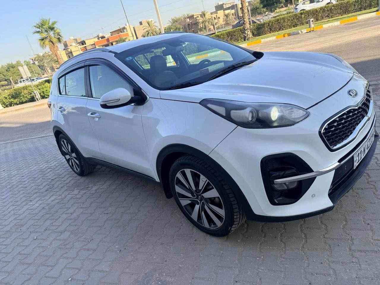 سلام عليكم 
سبورتج 2019 خليجي للبيع 
كير محرك تبريد كهربائيات كله كفاله 
السياره بيهه بنيد مبدل ومصبوغ وقطع صغار بارد ولبقيه كفاله عامه محرك 2000 رقم بغداد بسمي السياره مواصفات الشركه العامه للسيارات السعر 176 وبيه مجال بسيط للاستفسار *********** مكاني الغزاليه بغداد, العراق
