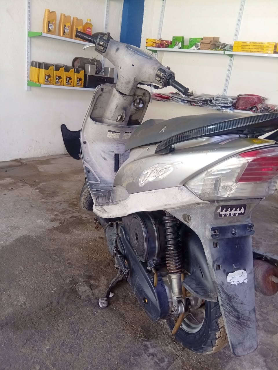 سلام عليكم ورحمه ماكس منغولي محرك بلاد برغي ما مفتوح من عدها تاخذها وين مايعجبك تفحص صالها اقل من شهرين من طالعه من رمبه شراي تعال خاص او اتصل مكاني نجف يم مجسرات الزهراء ***********
