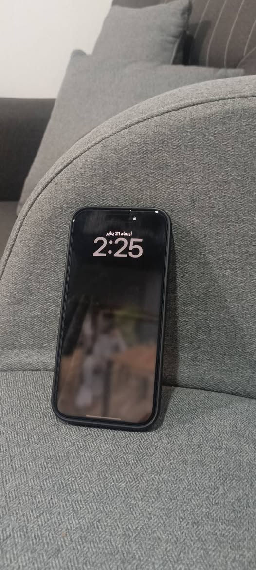 السلام عليكم عندي 17 برو ماكس لون نيلي أو لازرق نضيف كلش بعده بكارتونه بطاريه 100 مشحون 20 مره كامل ملحقات واير شحن راس مال شحن كارتونه الكفر ويا التلفون نضيف كلش السعر مليون ومئتين بيع مستعجل لاستفسار ***********
