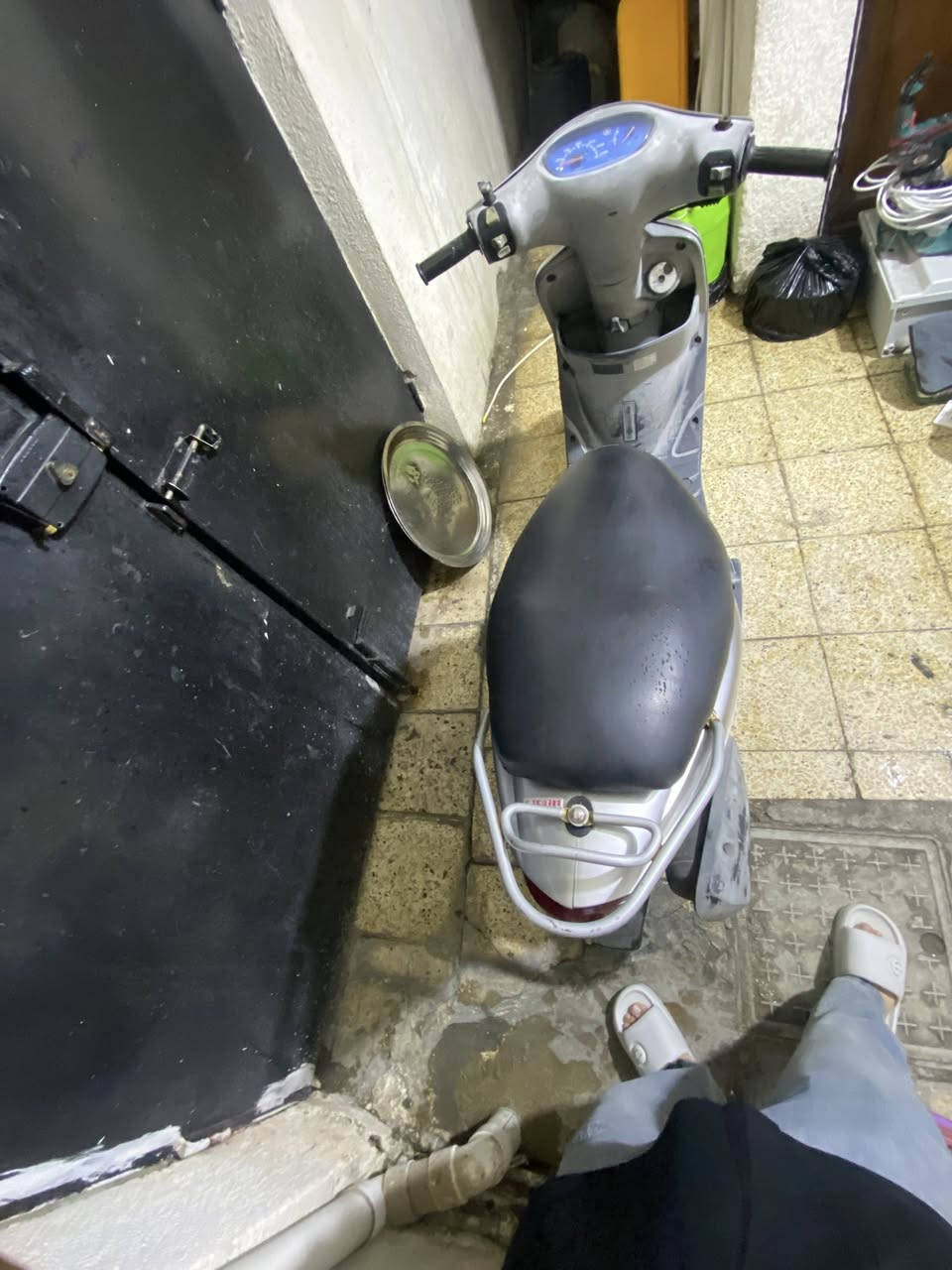 سلام عليكم عندي دراجه منغولي للبيع او مراوس حسب القناعه الدراجه ما ناقصه أي شي الدراجه رمبه مامتعوبه اشاير لايتات كلشي ماناقصه الدراجه خير من الله


**إذا كنت صاحب هذا الإعلان وتريد حذفه لأي سبب، رجاءا أرسل رسالة إلى الدعم الفني**