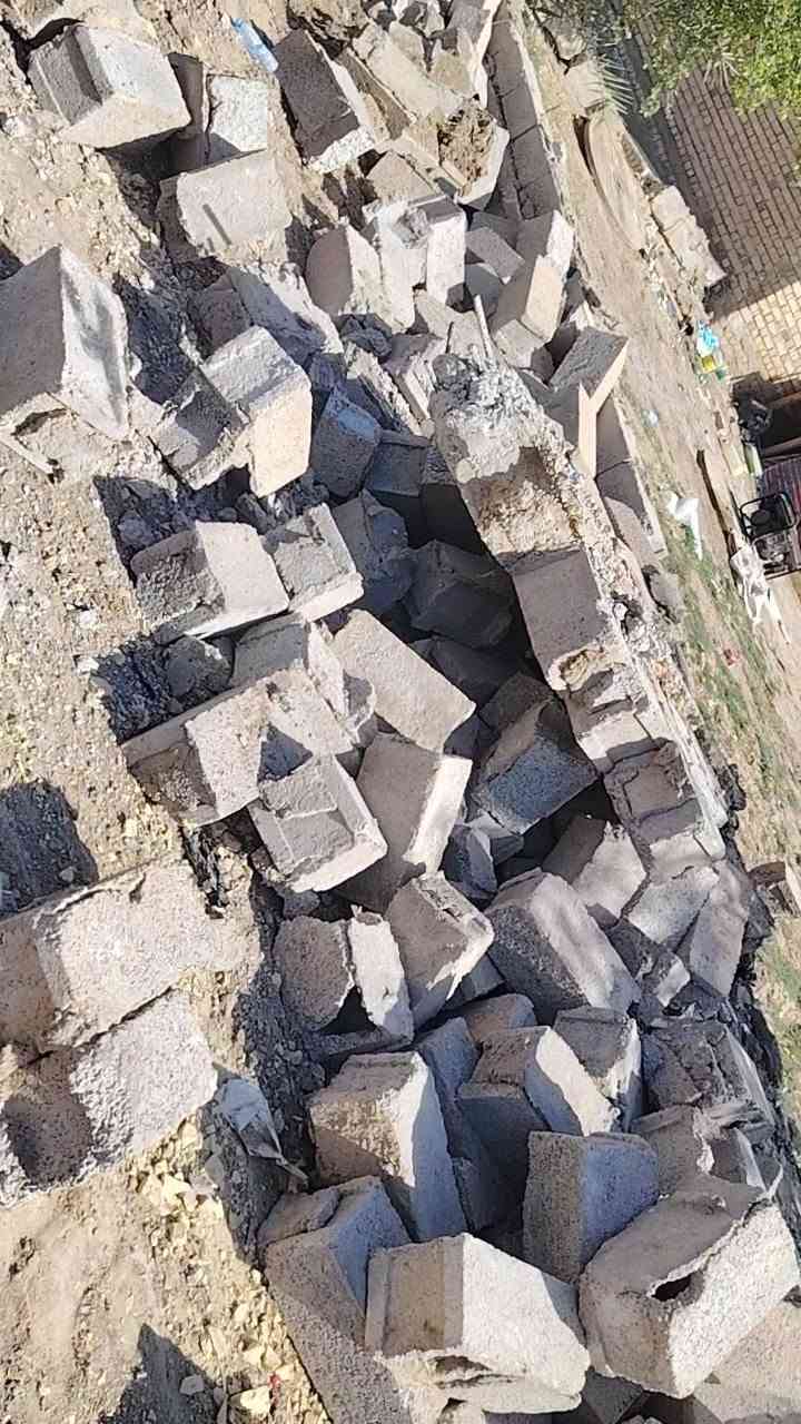 اخوان منو يعرف شخص محتاج عندي بلوك مستخدم مجانا لوجه الله
بس كون اليوم يجي ياخذه 
***********
