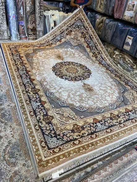 قياس 2 ونص * 3 ونص 
موكيت برلنت تركي الاصلي 👍
#بيتي للاثاث المنزلي والمفروشات 🥇

 العنوان 🌏 
العزيزية _ شارع الاطباء الفرع الي مجاور كوزمتك هايدي داخل الفرع 📍
للحجز والاستفسار مراسلة  الصفحه او واتساب 
***********توصيل
