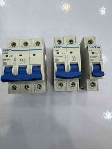 � شركة معدات النور – فرع الكوت
نوفر لكم مواد السيطرة والنظم الكهربائية من ماركة CHNT الأصلية حصراً، وبأفضل الأسعار للجملة والمفرد.
تجهيز سريع للمهندسين والفنيين والمحلات، مع توصيل متاح لكل محافظات العراق ..
كوت_المشروع_مجاور معرض الكوثر

للاستفسار الاتصال ***********
CHNT… الجودة اللي تعتمد عليها.
#CHINT #عروض_الكهرباء #كهرباء_صناعية #مواد_سيطرة #خصم_25٪ #شركة_معدات_النور #منتجات_CHINT #واسط
