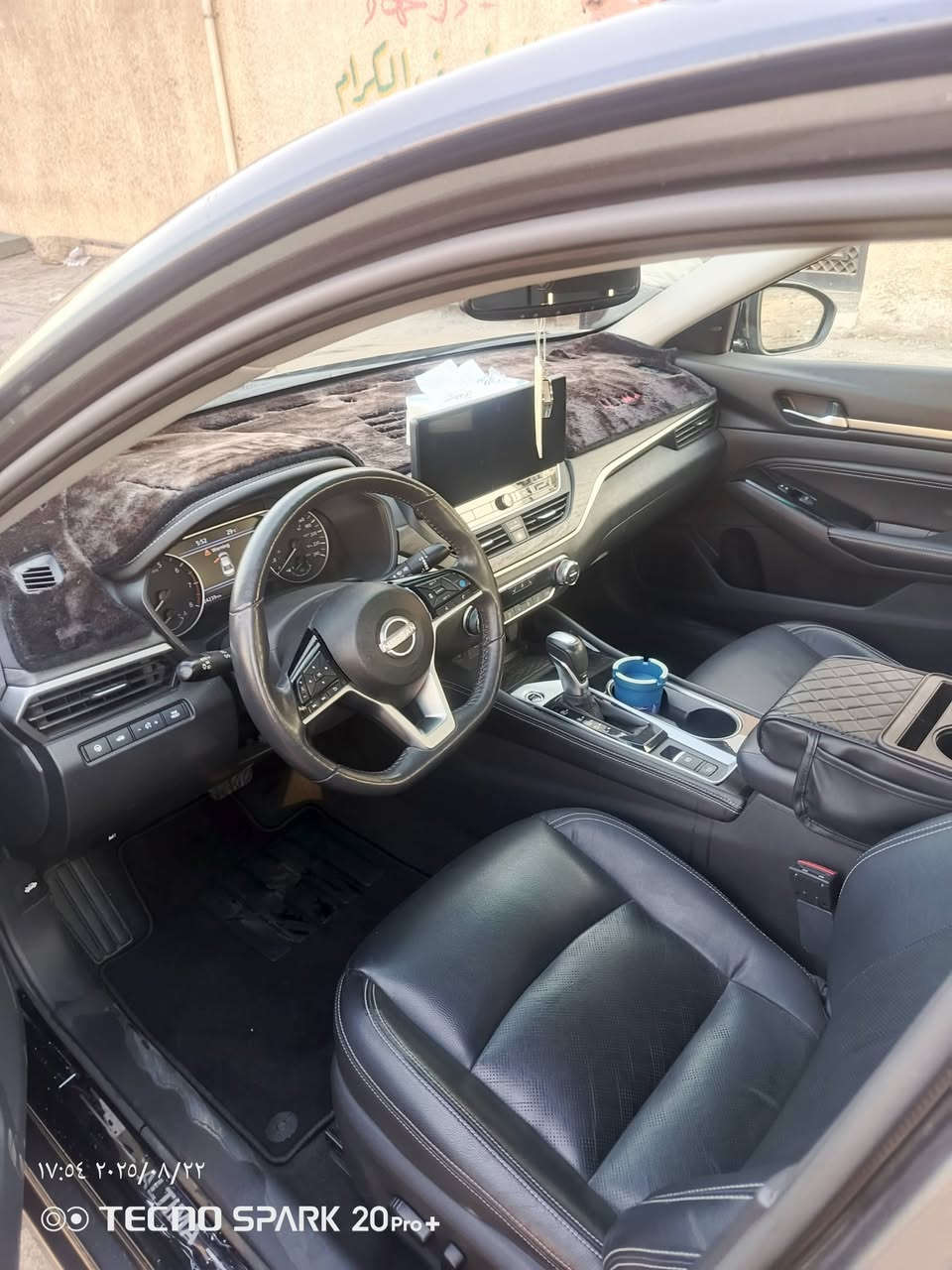 نيسان التيما موديل 23 رقم أربيل بلاتينيوم أعلى فئه فور ويل صار بيها بارد بلباب الخلفي عكس السائق وتصلح شرط التحويل سعرها 148قفل *********** سياره استخدام شخصي ماشيه تقريباً 15ميل أو اقل
