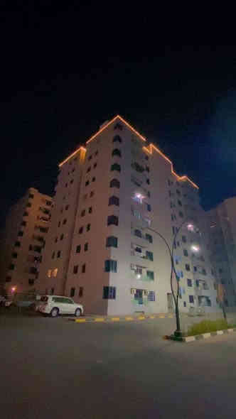 السلام عليكم
شقة للبيع _ في مجمع الرفاه السكني  منطقة البلديات مساحة الشقة ١٦٠ متر  ( طابق الثالث ) استلام جديد وجاهزة للسكن تتكون من ثلاثة غرف نوم نوم و صالة و مطبخ و صحيات عدد (٢) وبلكونات عدد (٣) جديدة   تحتوي على مطبخ كامل وتم عمل ديكورات للشقة  + انارة ظاهرية وإنارة مخفية  للشقة كلها علما انها تحتوي نظام تبريد سبلت في كل غرفة + نظام الغاز انابيب + نظام إنذار الحريق +موقف سيارة خاص بالشقة علما بان العمارة مجهزة بالكهرباء ٢٤ ساعة و مصعد عدد (٢)  علماً توجد في كل طابق أربعة شقق فقط ونظام امن  السعر ٢٩٠  مليون وبنظام الدفعات ميسرة  لمدة ٧ سنوات 
الاستفسار على الرقم 

0776 163 0217
