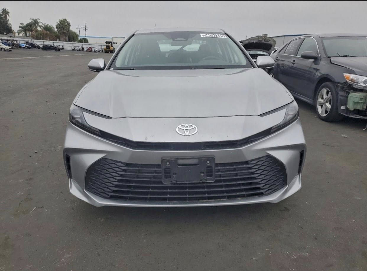🔹السلام عليكم ..

🔹نوع السيارة …
‏♦️TOYOTA - CAMRY - LE - 2025

♦️تاريخ المزايدة غداً الأثنين بعد السادسة مسائاً
2026 - 2 - 16

♦️عداد المسافات - 11 الف ميل فقط .
♦️الاسطوانات - 4 سلندر .
♦️حجم المحرك - 2.5 .
♦️الوقود - هايبرد .

♦️الأضرار  :- حسب الصور المرفقة  ..

🔹للدخول الى المزاد او شراء سيارة
🔹او اي استفسار يرجى التواصل مع …

🔹شركة الناصر للمزادات وتجارة السيارات🔹

♦️زياد الناصر -  ‭***********
ايهم الناصر - ***********♦️

📍صلاح الدين - قضاء العلم - قرب البطاقة الوطنية📍
