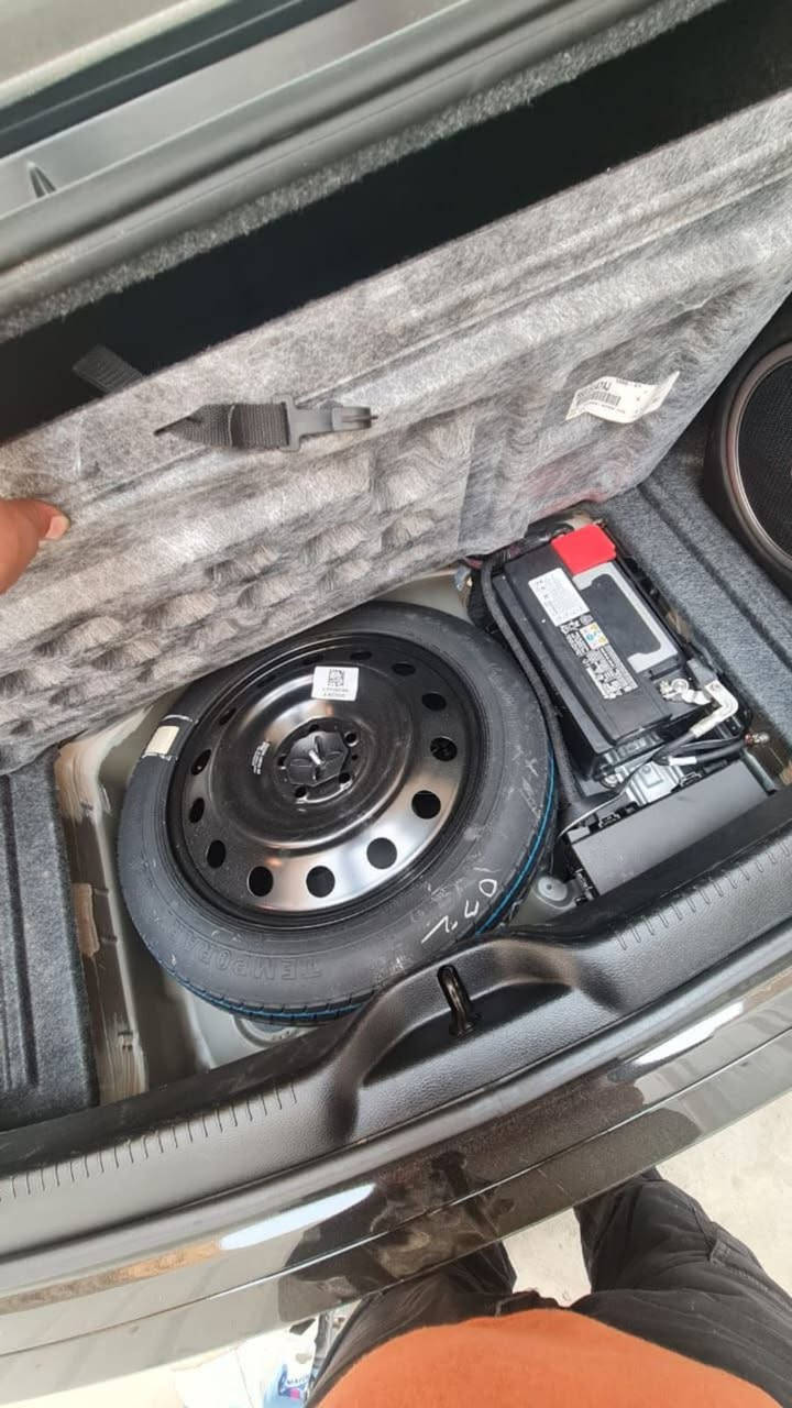 السلام عليكم آخر اصدر اوباما موديل 23فور ويل.   فول موصفات لاخير حادثها سطحي بابتين عكس سائق بدون ايرباك
موصفاتها دمام شفتاف بالستيرن كشنات تدفى تبريد استيرن كهرباء رادرات توقف ذاتي نقطه عمياء فول الخير بانورما 
رقم الهاتف ***********
