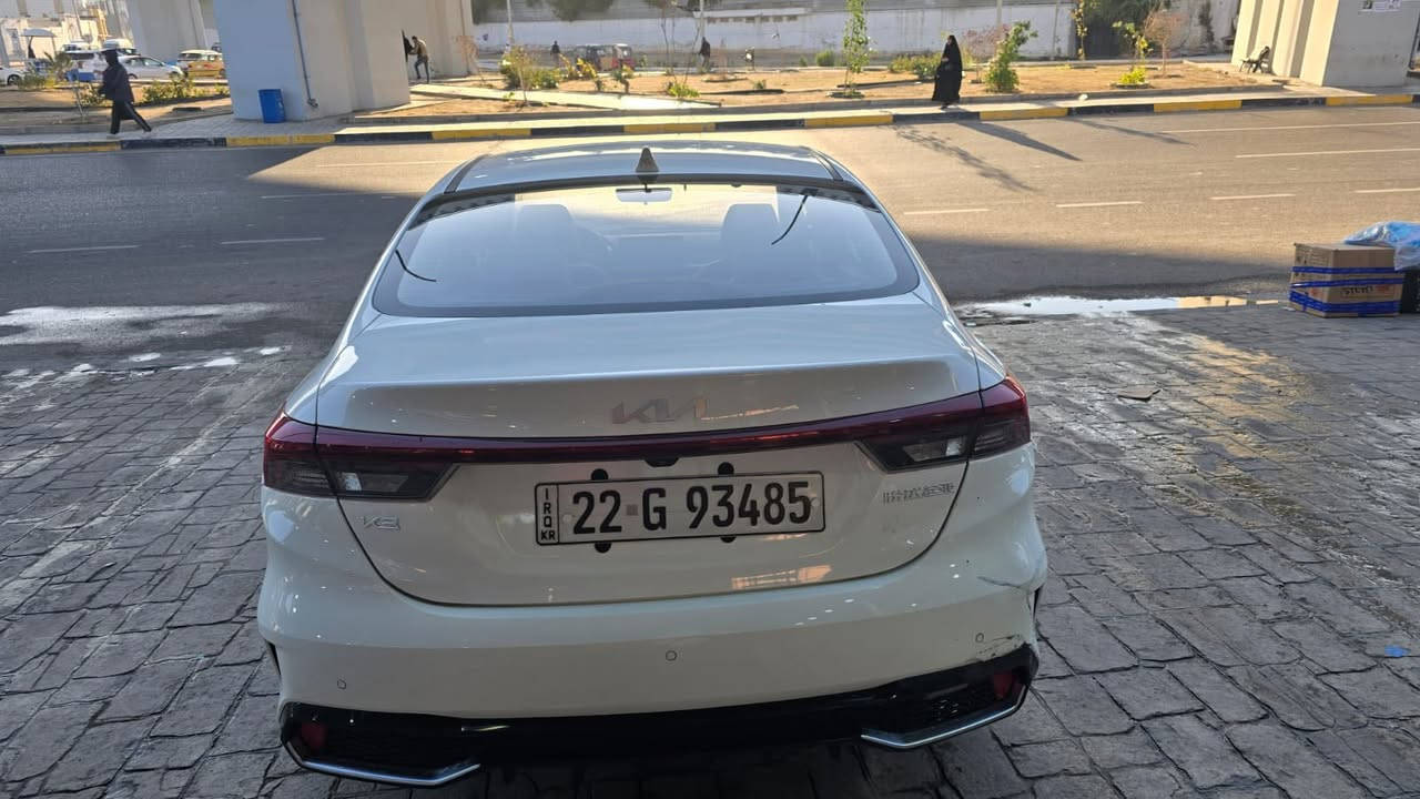 السلام عليكم عندي كي 3 للبيع موديل 24 اخت الزيرو ماشيه 18 ااف حقيقي السياره كفاله عامه عده كسر بسيط بدعاميه الخلفيه ومصلح تشوفه بعينك موصفات فول معروفه فتحه بصمه شاشه كاميرا حياسات امامي خلفي السعر 143ورقه مكاني الكاظميه ***********
