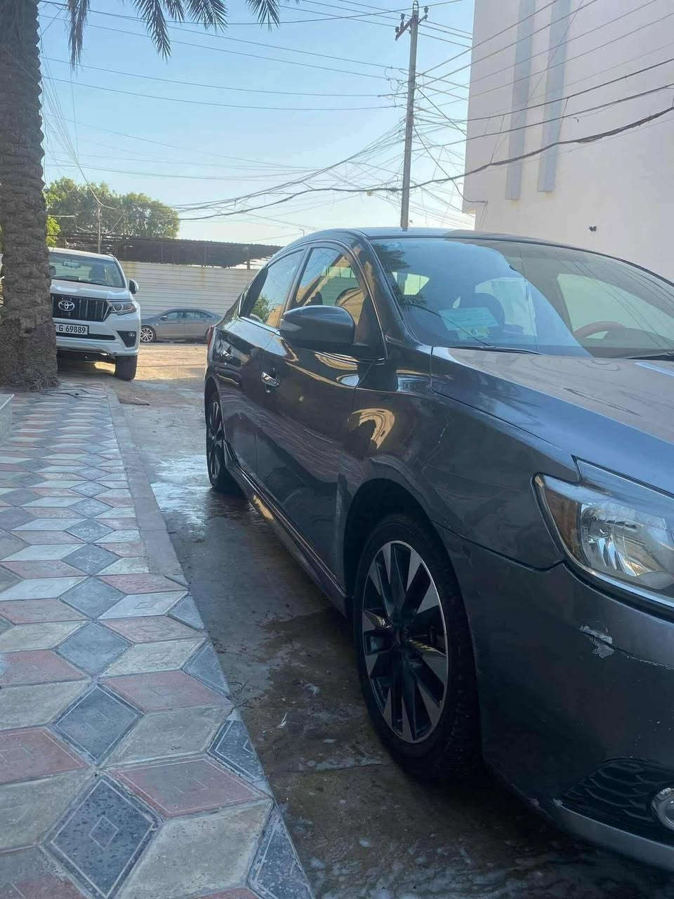 السلام عليكم
سنترا 2019 sr 
ماشية 68 ميل 
سيارة كلين من امريكا 
بدون ايرباك بدون تبديل قطعة وحده 
بس اجت بيها صفحة السايق والبنيد كلير من امريكا 
سياره جديدة ومناقصها شي 
سياره فول sr 
سياره مناقصه حدادية جديدة ادامة جديدة زنون تايرات باتري كله جديد 
كير ومحرك مكفول 100‎%‎ 
للاستفسار 
‏0770 086 3923
العنون مدينة الصدر
