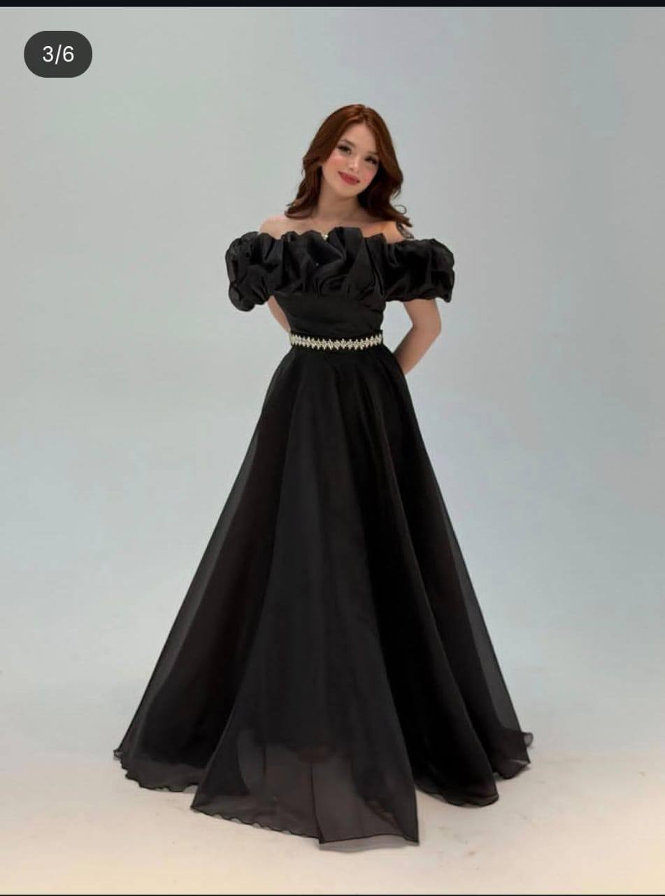 *ختمامناااااا الجمال والحلا كلو*
*فستان الانوثه الاكابري*😍
قماش اروكانز اجنبي ❤‍🔥
مبطن ساتان فاااي اجنبي❤‍🔥
تحلاية على الكمر الماز لزق حراري 
سايز 38👈🏻48 
سايز 1&2 
فستان مكفول على ترجيع 
السعر .؟........❤‍🔥❤‍🔥
 توصيل وشحن محافظات*


**إذا كنت صاحب هذا الإعلان وتريد حذفه لأي سبب، رجاءا أرسل رسالة إلى الدعم الفني**