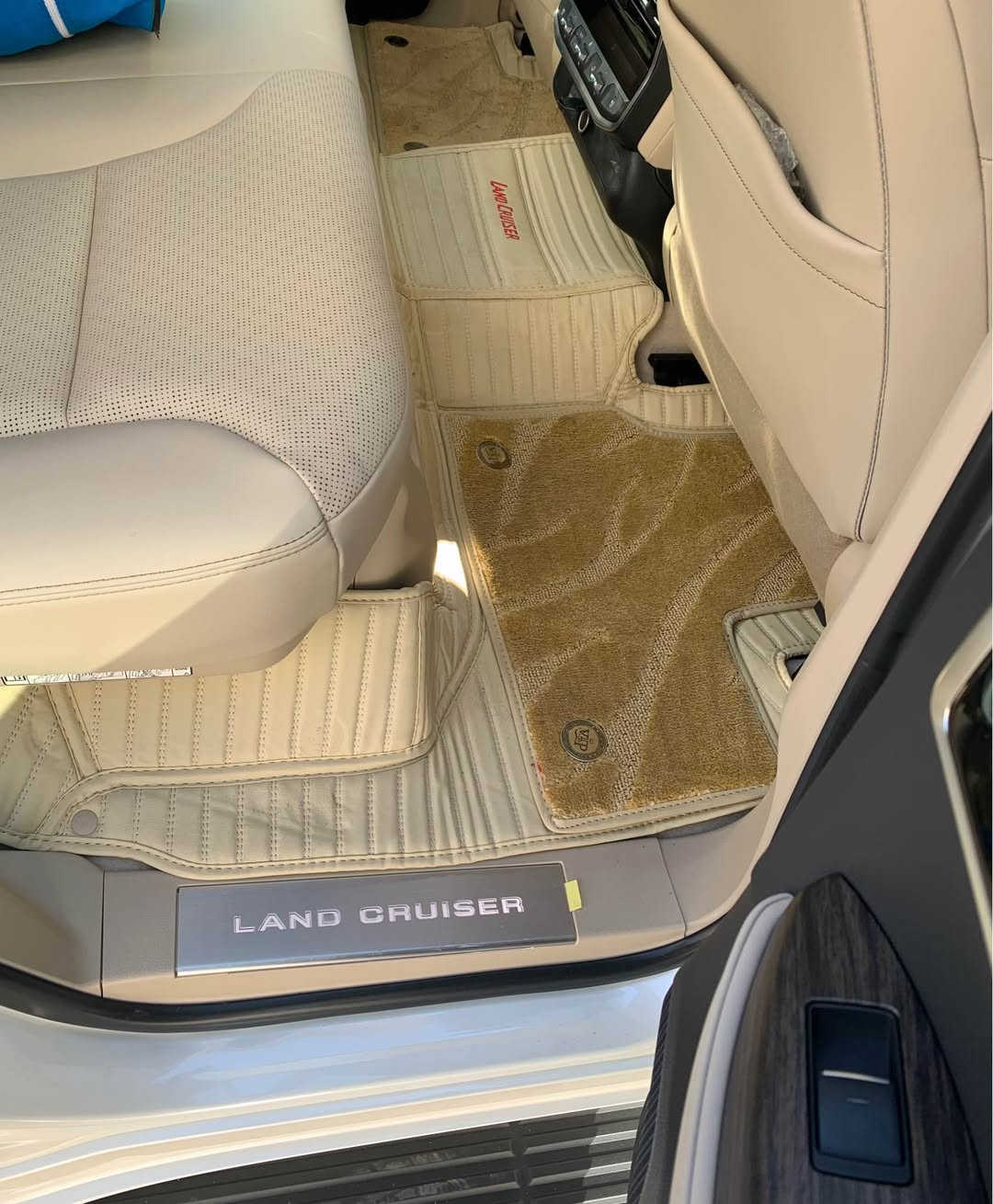 السلام عليكم
من رخصة الادمن الغالي
ارضيات لاندكروز 
ارضيات حوضية جلد و كاربت
مع قطعة الصندوق
جلد اصلي ونوعه ثقيل
السعر ٨٥ الف
لدينا خدمة توصيل لجميع محافظات السليمانية, العراق


**إذا كنت صاحب هذا الإعلان وتريد حذفه لأي سبب، رجاءا أرسل رسالة إلى الدعم الفني**