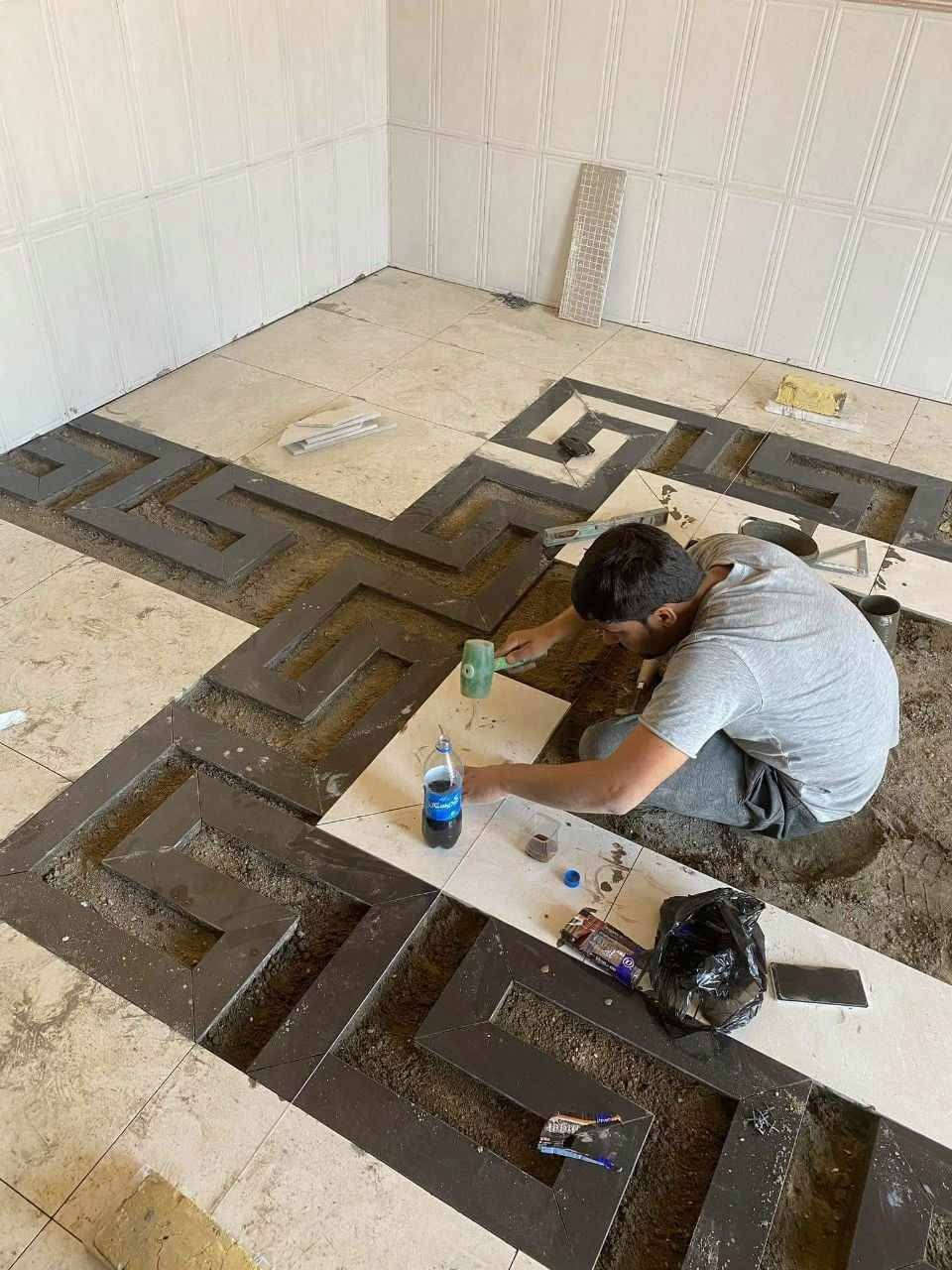 جانب من أعمالنا في إحدى المنازل
متخصصون في تطبيك جميع أنواع المواد
🔘 المرمر
🔘 البورسلين
🔘 السيراميك
🔘 الكرانيت
🔘 الكاشي
وبكادر فني متخصص وذو خبرة 👷‍♂️👷‍♂️👍
للمزيد من المعلومات أتصل على الأرقام
***********
***********
مرتضى الحطابي
