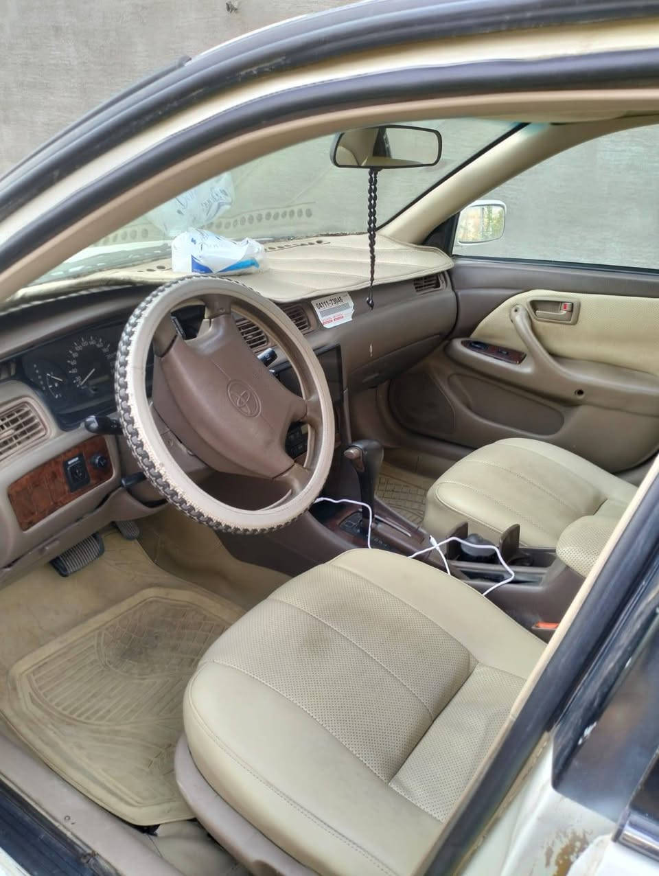 السلام عليكم كامري للبيع موديل 2000 كير محرك كفاله رقم دولي إنكليزي نظيفه مشروع وطني خليجي (6 سلندر ) السياره كامله المواصفات المكان صلاح الدين _الضلوعيه '  للتواصل: :
***********
