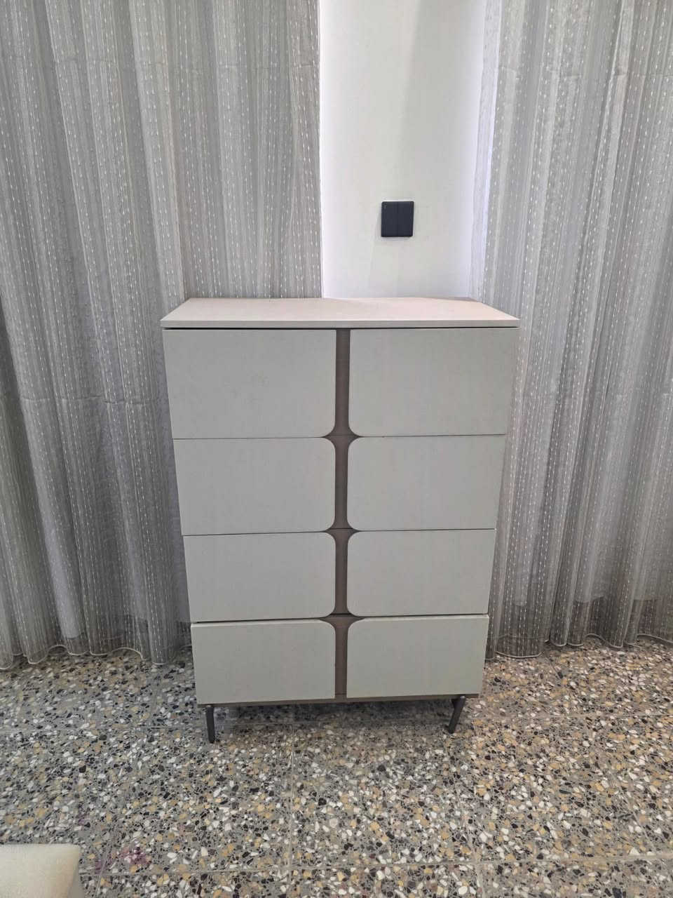 غرفتين نوم تركي ثكيل رايدهم 1750 الي تفيده يراسلني واتساب 
***********
