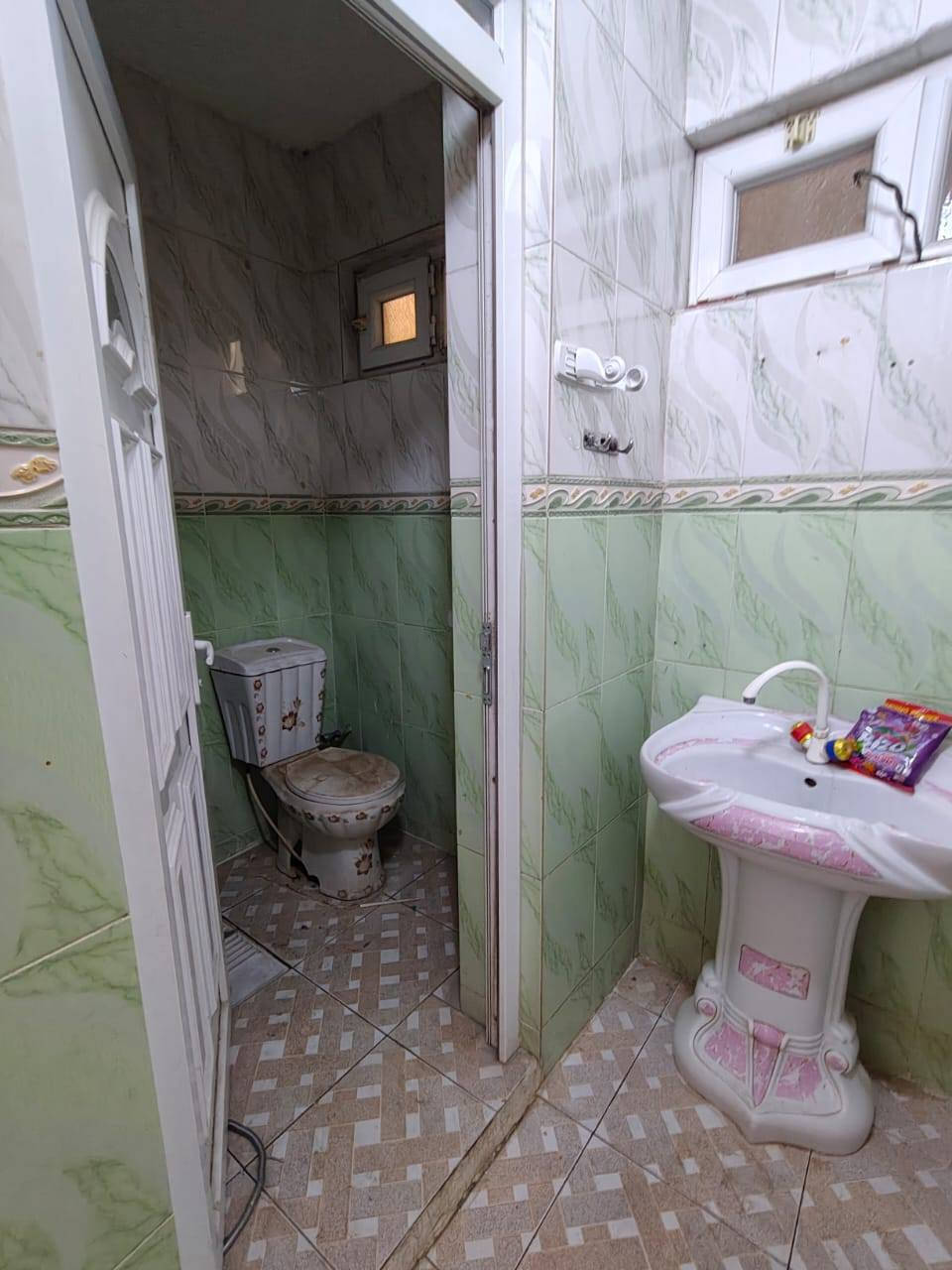 #عروض_مكتب_الإطار_الذهبي
دار للايجار  650قفل 
حي التأميم 200متر 
طابقين 
طابق الاول غرفتين وهول استقبال صحيات مطبخ كراج
طابق الثاني غرفتين وصحيات 

للاستفسار زياره المكتب حي النور قرب ملعب الكلاسيكو
او الاتصال على الارقام التالية 
متوفر واتساب 
***********
***********
