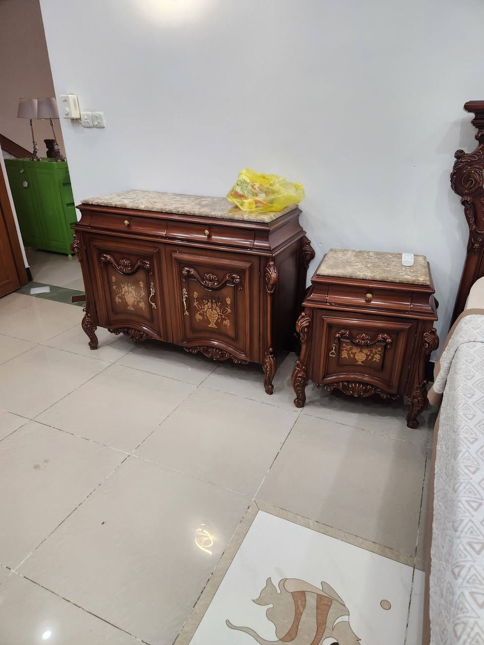 اغراض نضيفه جدا جدا العنوان البلديات واكو توصيل بكروه ***********
