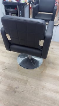 اغراض مستعمله • مره وحده • البنوك