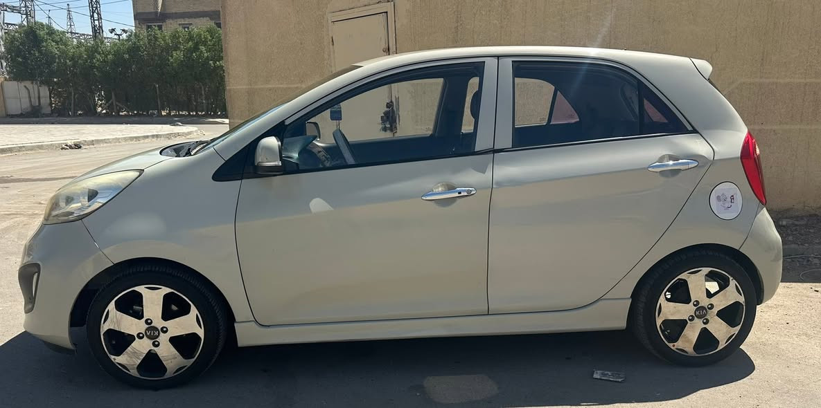 السلام عليكم 
بيكانتو  ٢٠١٥ جديدة بمعنى الكلمة  ب85 ورقة رقم بغداد مشروع وطني تحويل ثاني يوم فول واحد على واحد بصمة تشتغل وابواب مري شفط اشاير بالمري مري كهرباء ويل كب كروم ٥ ويل كب كشنات جلد وتدفئة بالكشنات دوسات شنايزر كاميرا دوارة شاشة بلادية تبريدهة ثلاجة شاشة بيانو تدفئة بالاستيرن يدات ستيل نيكل لد نهاري بك لايت لد بلاجوكتورات لايت هايلوجين جاهزة من كلشي كير محرك صدر تبريد تدفئة مكفولات كفالة عامة على وضع الشركة  خليجية السياره وصار بيهة حادث بغداد جاملغ الامامي امبدل والباب مصبوغة والجاملغ الخلفي مصبوغ مسطرة كتلوكات الشركة بيهة مكاني بغداد الطالبية شقق السكنية ***********
