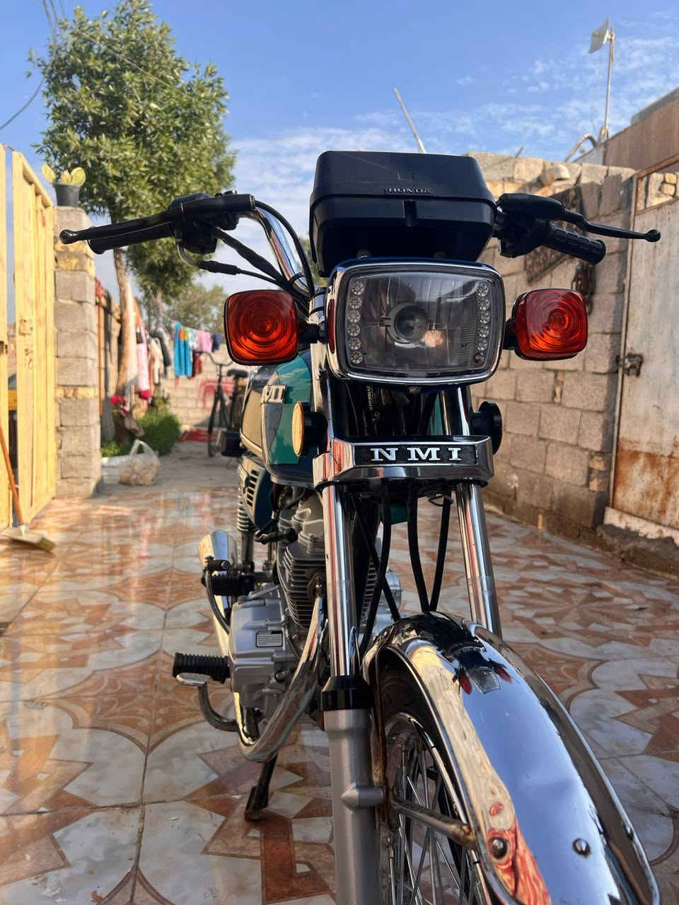 سلام عليكم دراجه للبيع سكنر موديل 25 كفاله عامه مكاني ميسان ***********
