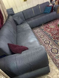 قنفات كورنر ٢٤٥*٣٥٠ • كاونترات مطبخ • تلفزيون ٣٢