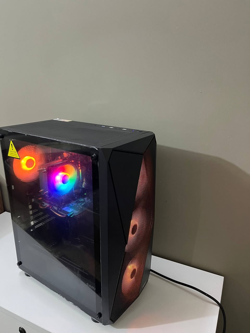 تجميعة للبيع
كارت:

Rx580 8gb

معالج:

Xeon E5 2860 v4

مذربورد:

X99 soyo 

رام:

16gb 8x2 kllsre ddr4

باور سبلاي:

500w fsp 80+

هارد:

512gb ssd

كيس:

4 fan argb case sama

جميع القطع جديدة عدا الكارت*

ويندوز ١١ برو مفعل و اي لعبه تريد انزلها عليها مجانا*

السعر:٣٧٥ و بيها مجال


**إذا كنت صاحب هذا الإعلان وتريد حذفه لأي سبب، رجاءا أرسل رسالة إلى الدعم الفني**