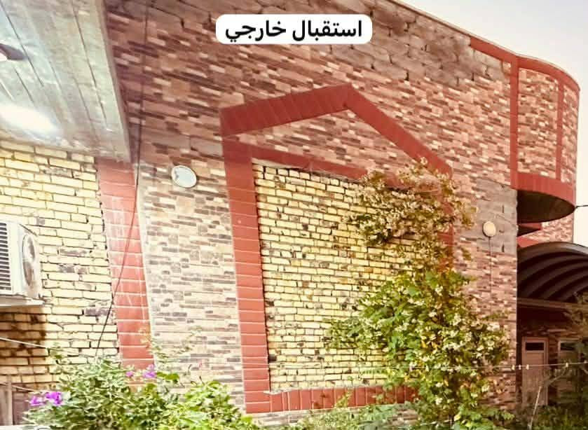 دار للبيع /عنوان الدار /الزهراء/حي الرفيع خلف كراج بغداد مساحه الدار 628م الواجهه 22 متر النزال 28 ونص عرض الشارع 15 متر البيت مقسم بنظام 4مشتملات 2 فوك وثنين جوه الاكن غير معزولات عن البيت كل مشتمل يحتوي علئ غرفتين نوم أو طرمه الدار يحتوي على استقبال خارجيه مساحته ١٠٠ متر من ضمن مساحت البيت للاستفسار ***********
