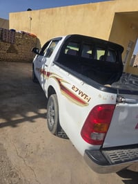 هايلكس • ٢٠١٠ • اوتوماتيك