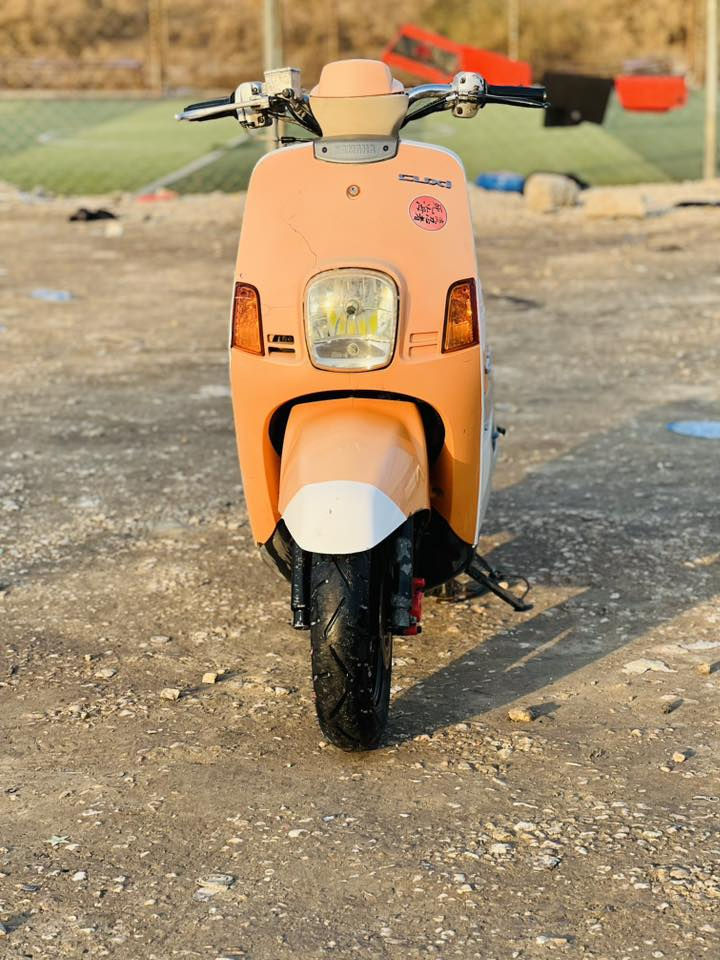 السلام عليكم دراجه بوليس لون مميز ختم واحد من طول لطول مكينه خرسه شلعه ومعدل 115 الدراجه جديده كلش ونضيفه بس بيه فطر شويه بالكفر الامام مامبين هواي داخل كريمي بلادي من رمبه السعر 900 وبيه مجال المكان بابل القاسم 
***********
***********
