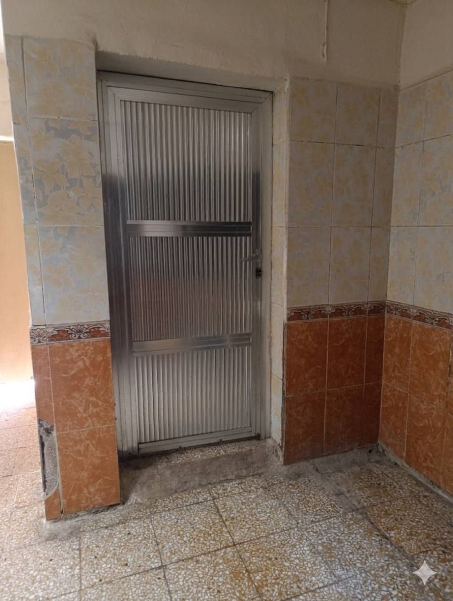 #بسعر مناسب جدا ##مشتمل للبيع مربع او مراوس بمشمل مع الفرق بزين القوس او السفحه  المكان  دار السلام قرب شارع النسيج مساحه 67 ونص واجهه 7 ونص نزال 9 قرب المدارس عند شارع العريض بصف الركن عرض الشارع 15
يحتوي على هول وغرفة نوم واستقبال ومطبخ وحمام والسطح شتايكر
 للاستفسار تواصل على الواتساب ***********
او اتصل على ***********
ملاحضة : غير متواجد على الفيسبوك
