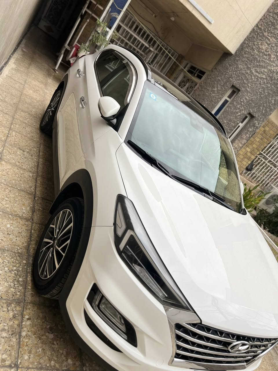 السلام عليكم 
للبيع توسان 2020 الكاصد
السياره مكفوله كفاله عامه عده رصعه بل باب الخلفيه صغيره كلش
السياره فول 1/1 
-بصمه
-بانوراما
-كشنات امامي ثنين كهرباء
-شاحن واير ليس
-مري شفط
-حساس امامي خلفي
-لايت خمس عدسات المرغوب
وباقي المواصفات المعروفه 
السياره ماشيه 64 حقيقي وشرط الفحص
(سعر السياره 212 وبيه مجال)
للاستفسار ***********
مكان السياره بغداد
