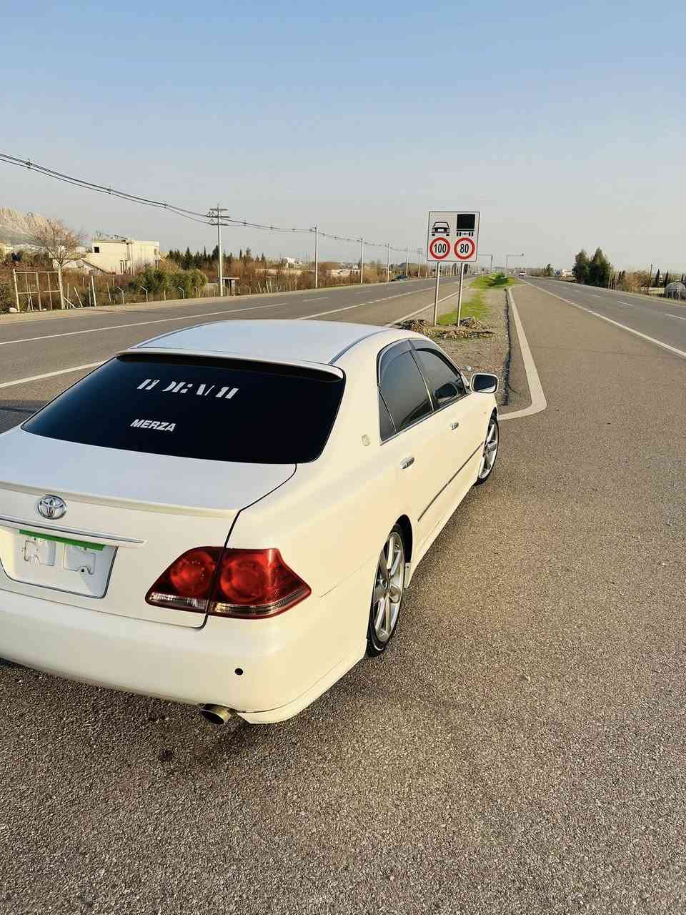 شاهانە
موس موس
184
بێدوکەڵ
کامل مەسرەف
چوار تایەو ویلی لۆک
ڕۆنی گێڕومەکی نەی گۆڕاوە
بێتەقەو ڕەقە
تەبریت ساردو گەرم مەزبوت
بێچاڵوشوخت
سەیارەکە لەڕەسمەکان جوان ترە
چڵدی دوبەی
کامل ناو سنوقی تیایە
***********ڤایبەر
