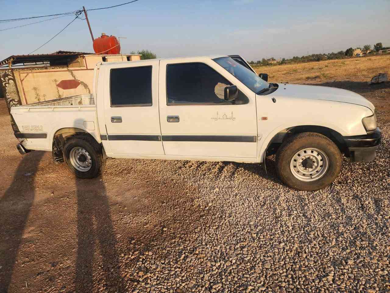 السلام عليكم  للبيع سياره مال مزاد وزاره الصحه دائره صحه النجف  الاشرف
١  موديل 2001  
٢النوع ISUZU ازوزه  الصنع ياباني
٣المحرك 2200 بخاخ  محرك مكفول العداد 180 km
٤تبريد تدفئه كامله ويه السويج
٥كهربايات كامله 
٦ تسجل بل مرور
٧ مقفوله كفاله عامه من الصبغ
٨ تايرات جديده
المكان الحله ناحيه النيل السعر 55
***********
