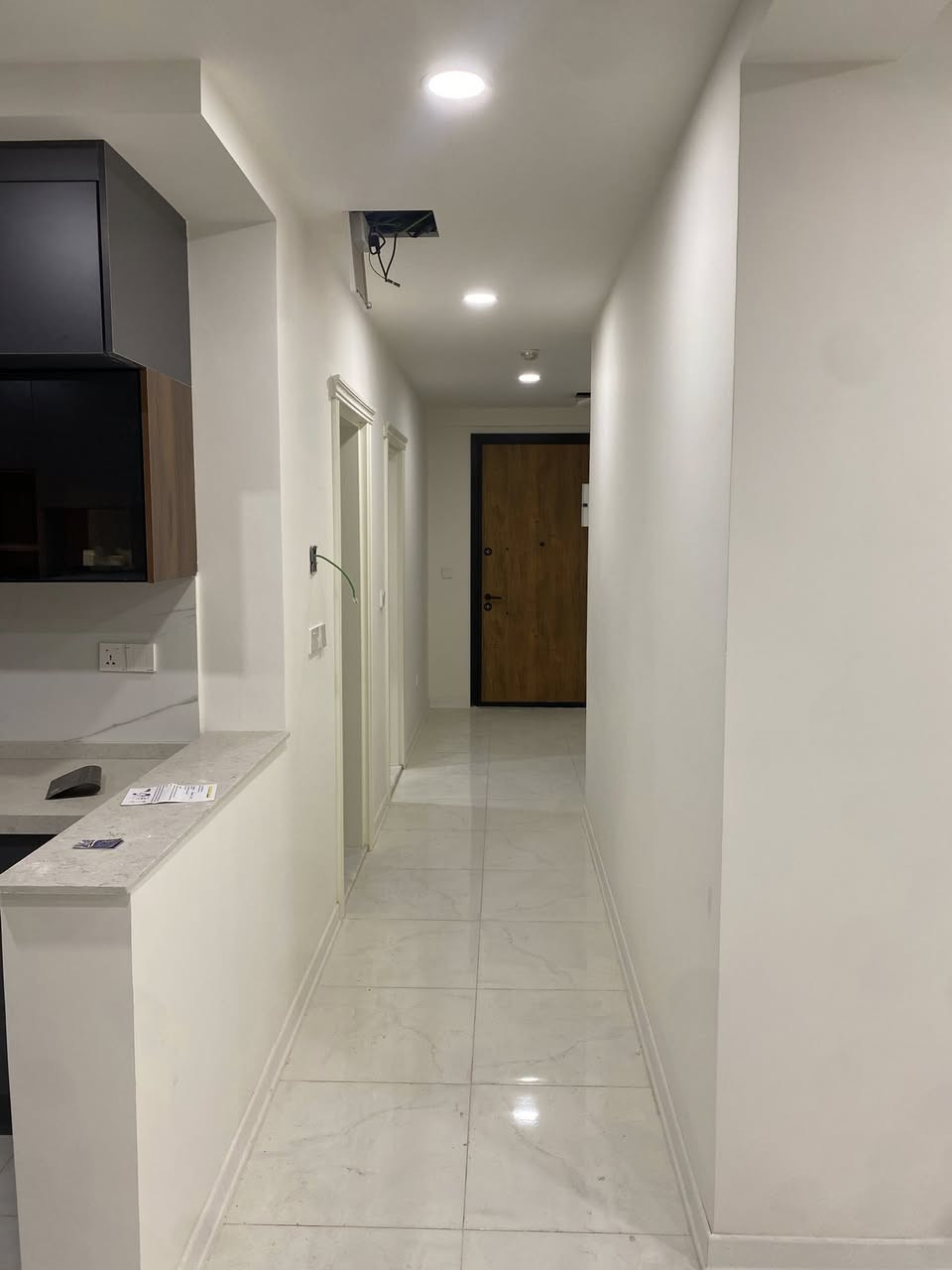 شقة للبيع في مجمع الروان  السكني 

إطلاله على كليه الرشيد 
بناية R05 
السعر ٣٣٠ مليون قفل كاش  
حاليا مؤجره ب ١٣٠٠،٠٠٠
تحب تبقي  الموجر اوًتحب يطلع ف يطلع ب اقل من شهر 

***********
