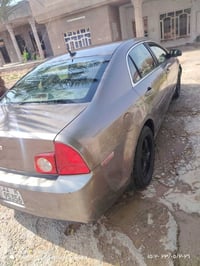 ماليبو ٢٠١١ مصبوغه فقط لقماره أثر شي واكع عليه السعر ٧٥ ورقه وبيه مجال...