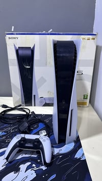 بلي 5 • ملحقات كاملة • نضافته ٩٩٪