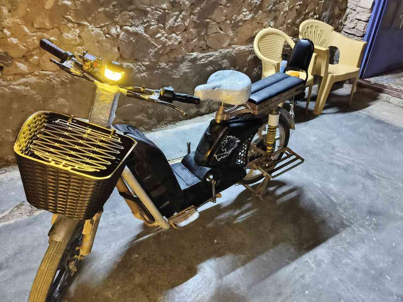 دراجه شحن لبيع
نقص شاشه فقط 
بطريات ولي لاصليه خمس بطريات صارلي اسبوعين من حطيته وشاحنه اصليه تفصل وحده من ينترس شحن 
مكاني حديثه بروانه حي شرطه 
نضافه كما موضح بل صوره 
سعر 350 الف وبي مجال


**إذا كنت صاحب هذا الإعلان وتريد حذفه لأي سبب، رجاءا أرسل رسالة إلى الدعم الفني**