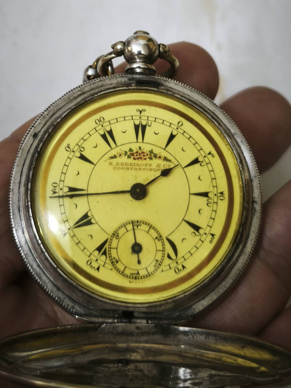 السلام عليكم..
ساعه جيبيه عتيقه نصب تكويك ماركة سيركيزوف صناعه سويسرية من قبل شركة بيلودز شركة زنث حاليا وزعت على الجنود العثمانيين أثناء الحرب العالميه الاولى.
نظافة الساعه تعتبر ممتازه مقارنة بعمرها
القطر ٥١
الساعه مصنوعه من الفضه
الوزن ٩٦ غرام بدون الزنجبيل
السعر ٤٠٠ دولار


**إذا كنت صاحب هذا الإعلان وتريد حذفه لأي سبب، رجاءا أرسل رسالة إلى الدعم الفني**