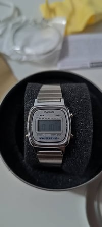 ساعة • توصيل