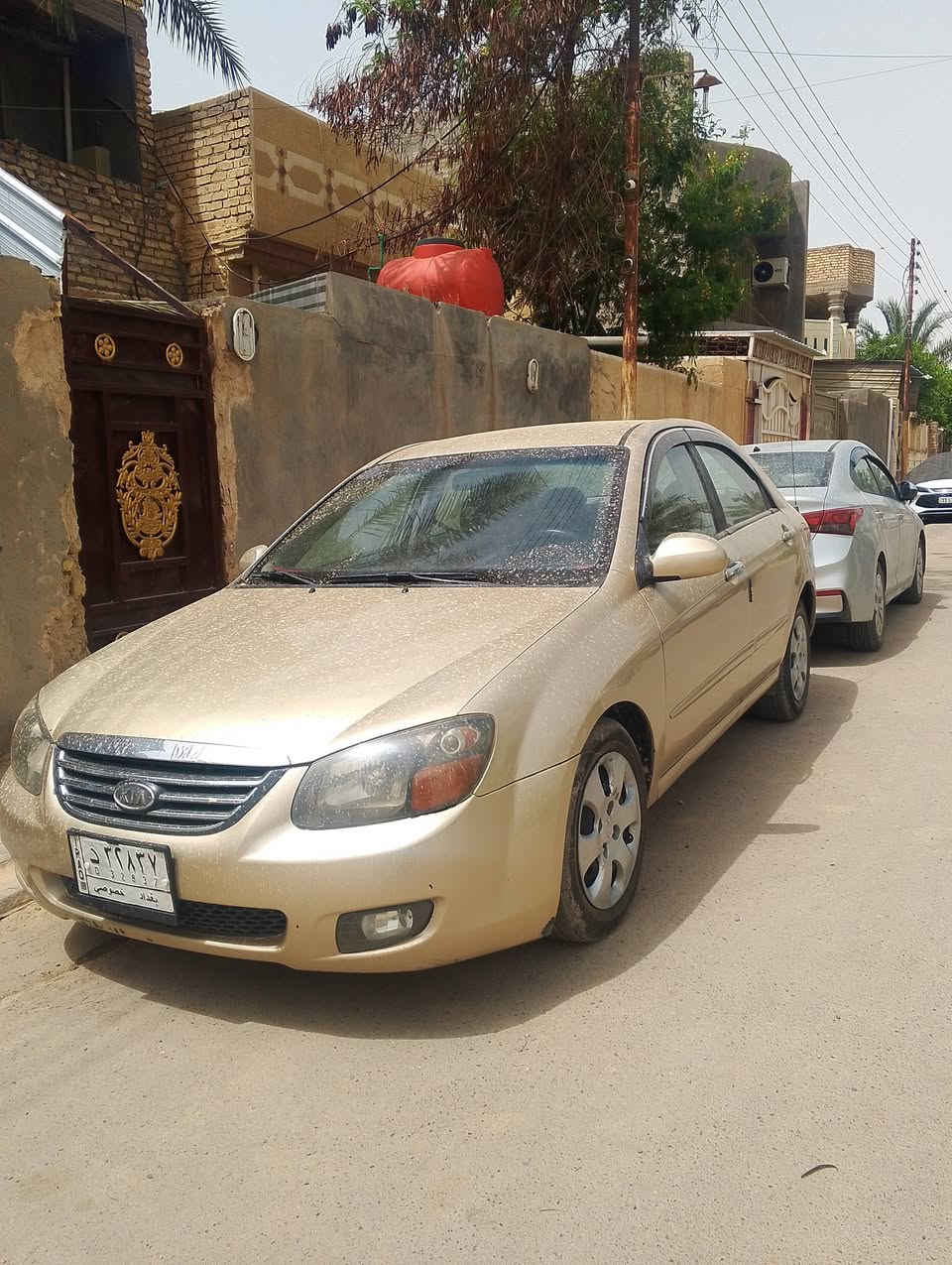 السلام عليكم 
كيا سبكترا 2009 للبيع رقم بغداد سنويه لل 28 سياره مصبوغه احزام جهة السائق فقط والباقي نضيف سياره حلوه وجاهزه سعر (82) وبيها مجال مكاني بغداد الطارميه رقم ‏*********** ، ‏‪***********‬‏
