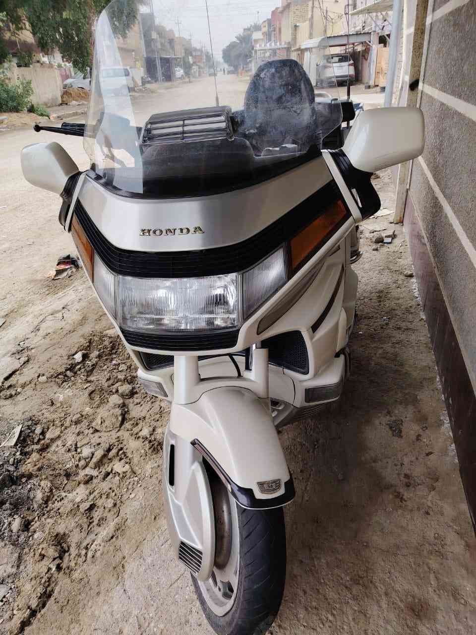 كولدن بحالة الوكالة بعدها دخولها من اليابان صار شهر تقريباً البك وجكات شغالات تخم تاير جديد مكاني بغداد الامين الثانية الشراي يتصل *********** الدراجه احلى من الصور  ما متواجد على الفيس بوك
