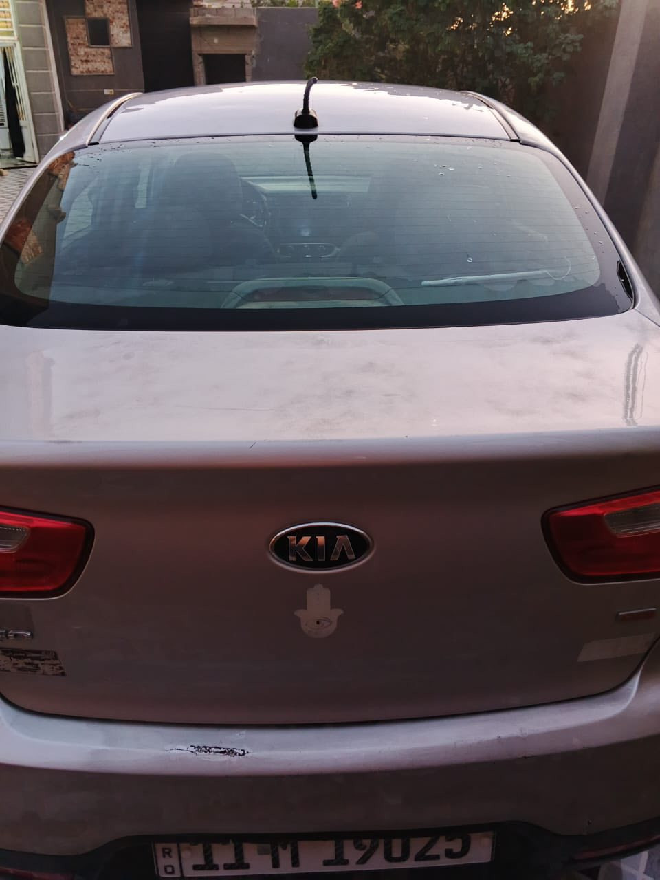 ريو موديل ١٤ امريكي 
حادثها جاملغ وبنيد 
السياره ماشيه ١٤٠ 
مكان السياره بابل 
السعر ٨٥ وبيها مجال بسيط 
رقمي ***********
السنويه ساقطه قبل ايام ب اسمي
