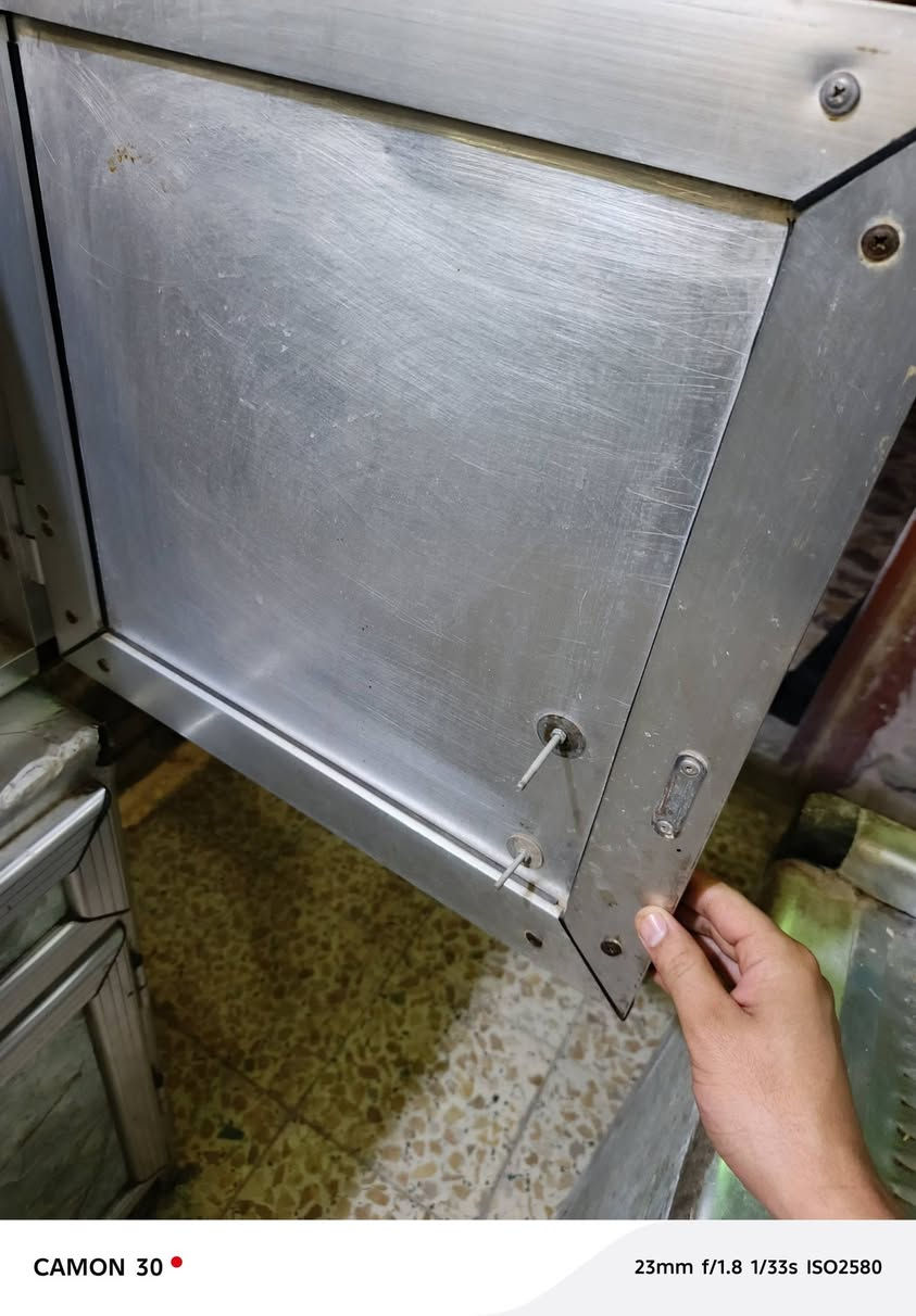سلام عليكم كاونتر للبيع ٣ قطع داخل كله بليت طبقتين تكمه باب اول ٢٥٠ وبيه مجال مكاني حي التراث قرب جامع البستاني الاستفسار على الرقم ‏‪***********‬‏
