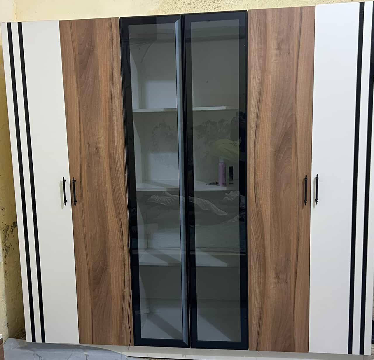 السلام عليكم غرفه تركي للبيع 6قطع عرفه نضيفه صارله 5اشهر من ماخذه ومعتاز للبيع السعر 425 غرفه جديده الله شاهد مكاني حله بابل مركز باب المشهد الرقم ***********
وتساب موجود
