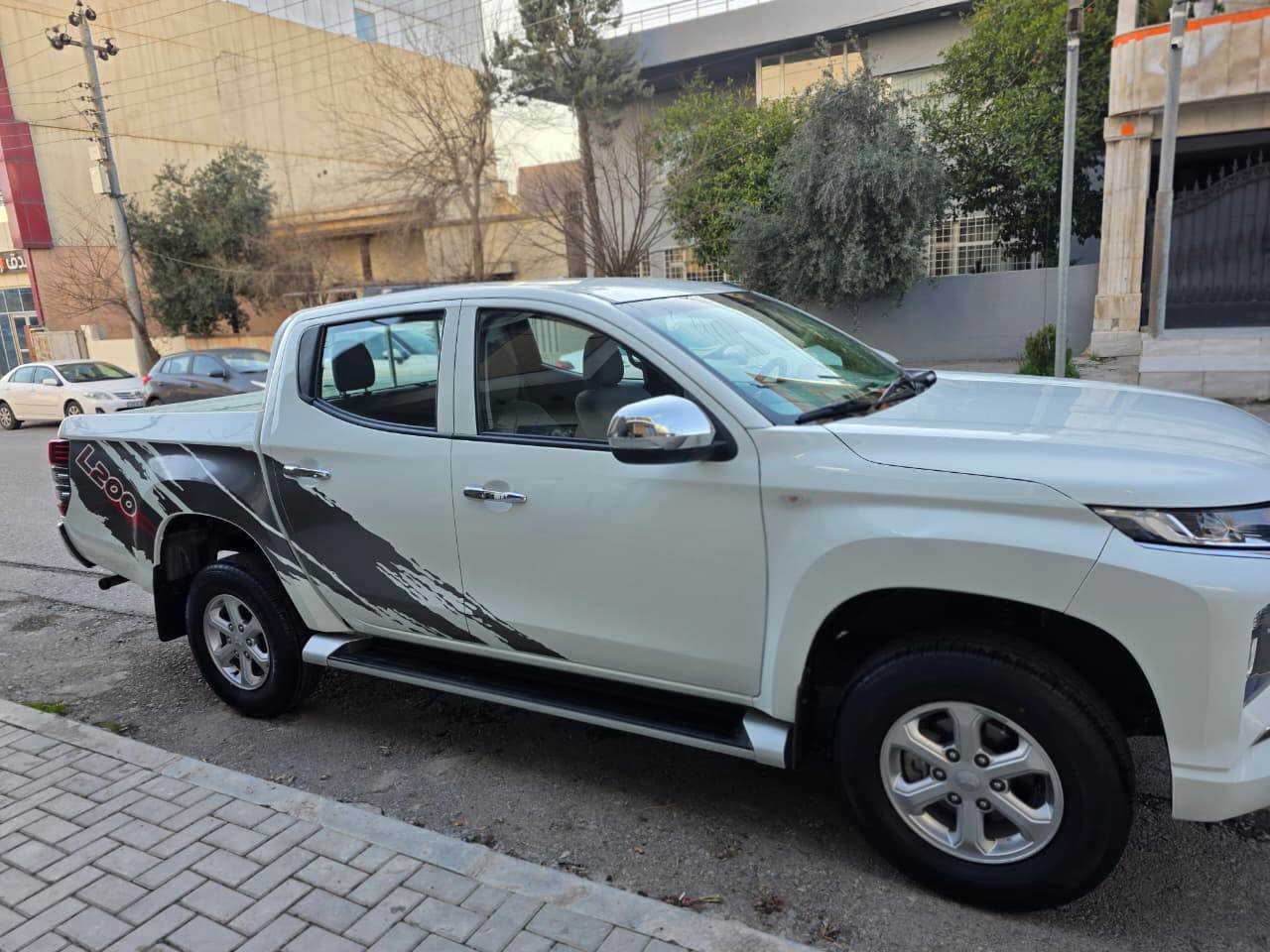 مستەر بۆشی پیکاب  2023 قەزافی گاز
 ٨٠ هەزار کم حەقیقی ڕۆیشتوە 
هیجی پێوەنییە 
دەبل ئەکسل
تەبرید مەرکەزی 
سەنەوی ژینگە ڕێگەوبان تاوەکو ٢٠٣٠ تازەیە
سەیارەکە زۆر جوانە و ماڵی دۆستە 
دینار مەسرەفی تێدا نیە 
0772 528 7522 السليمانية, العراق
