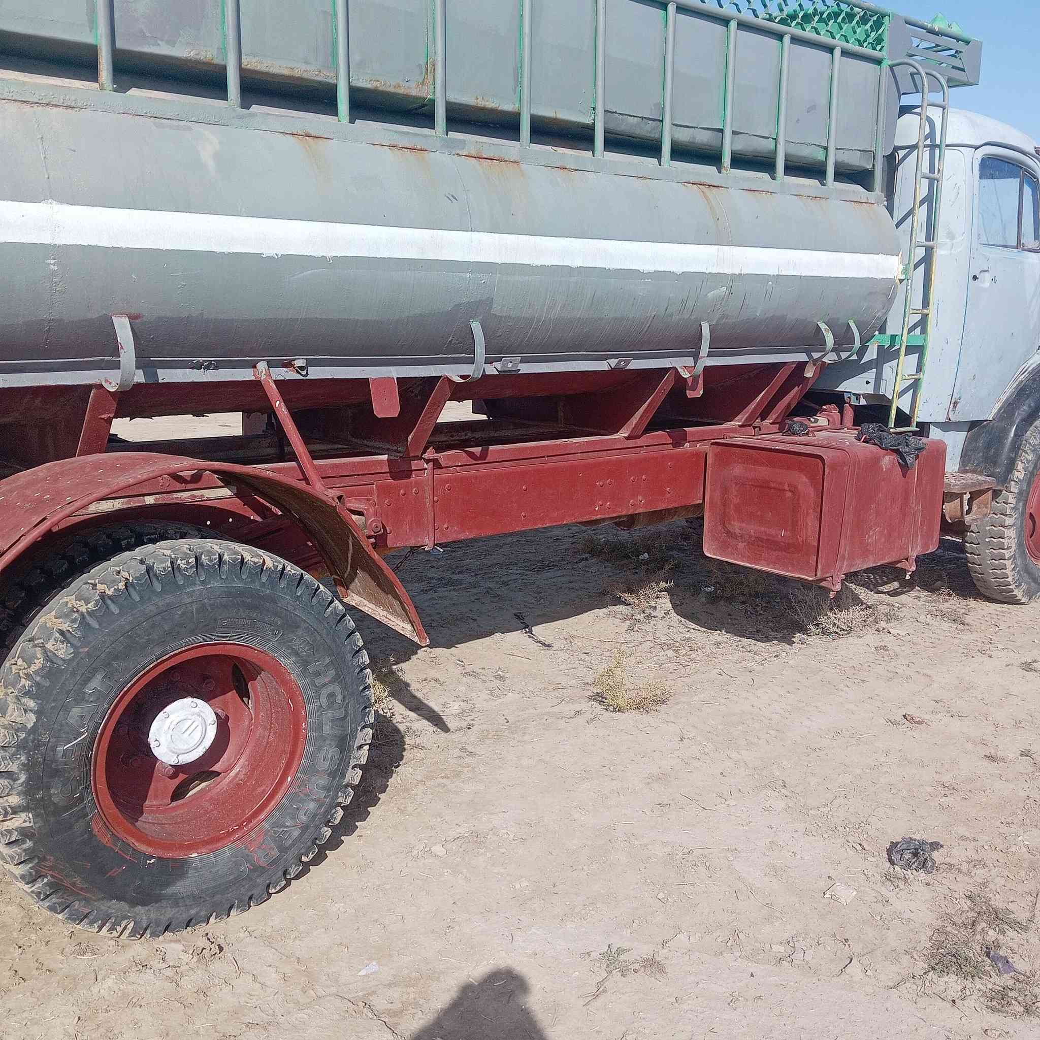 للبيع
***********
