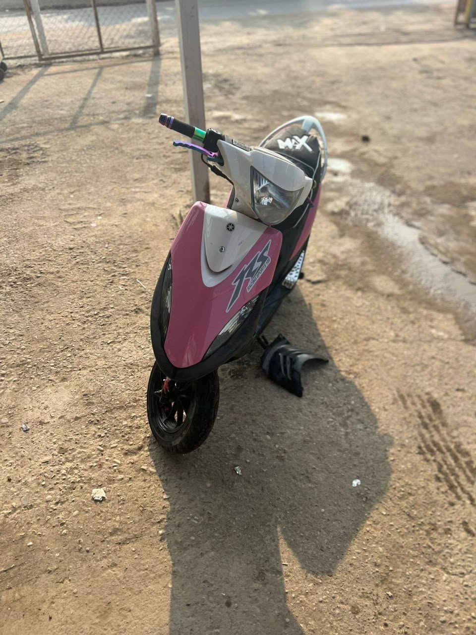 دراجه ماكس عدله ماكس اكله من كلشي اي ناقصه مابيها صارله شهر ونص من طلعتها حاويه مكينه بوش 55 ابلادد شرط الفحص كهربيات كل شغل وعليها شوي تزويد مثل قطر قبق فلوين وغلاف كشن رياضي وايدات بانزين ويدات ابريك سبع الوان و كفرات بلون الوردي شي مختلاف بالناصريه هذه اللون وكل دهن امزويل ادريله يعني اي ناقصه مابيها شرط مامفتوح برغي بالمكينه


**إذا كنت صاحب هذا الإعلان وتريد حذفه لأي سبب، رجاءا أرسل رسالة إلى الدعم الفني**