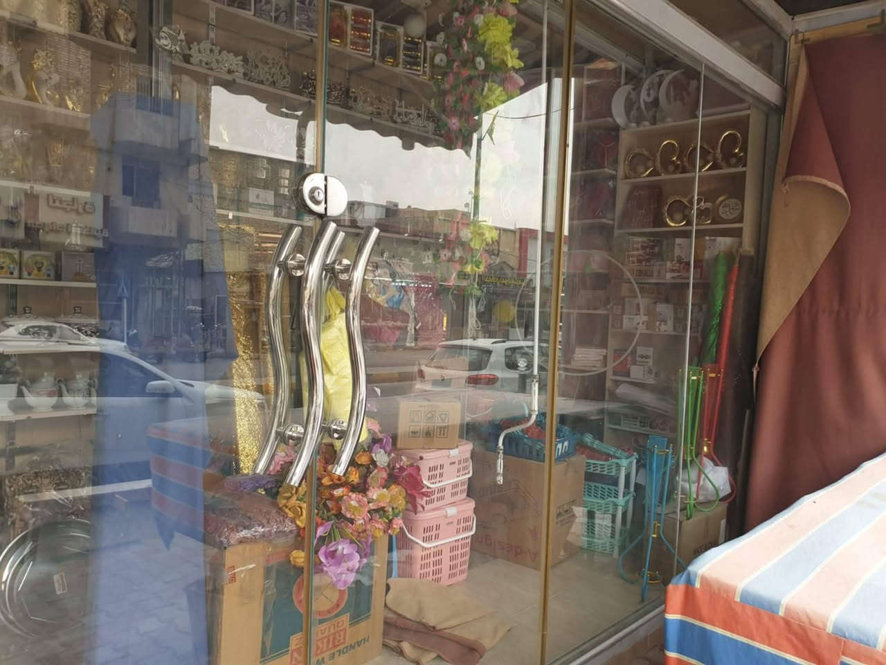 جام خانة سمك عشرة ملم للبيع
قياس / عرض ٦ متر × ارتفاع ٢ متر و٤٠ سنتيم
تحتوي على باب سلايت سحب عدد ٢
قفل باب عدد ٣
السعر / ( ٤٥٠.٠٠٠ ) 
المكان / النجف 
للاستفسار / ***********
