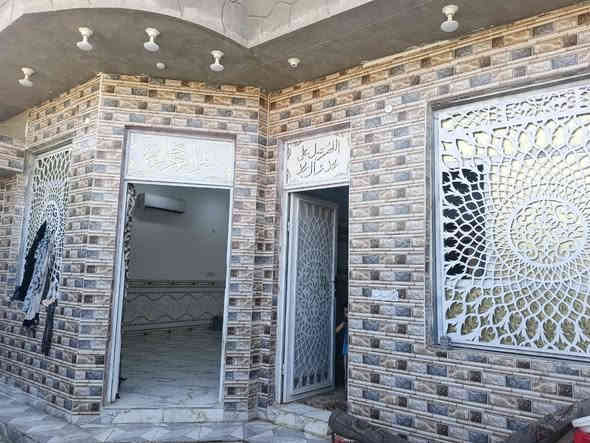 لبيع 190 م زراعي طالق واحد طابوق مسلح غرفتين وصاله ومطبخ واستقبال وصحيات قرب جامعة الصادق ع من جهة السايدين ///***********/ وات ساب الحاج ابو كرار الجابري
