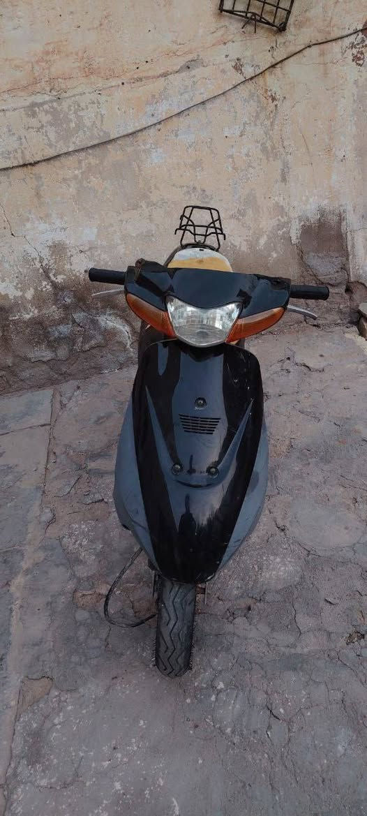 السلام عليكم
دراجه سازوگي للبيع السعر 175وبيه مجال للشرايه غير متواجد علئ الفيس مكان ميسان 
رقمي ***********
