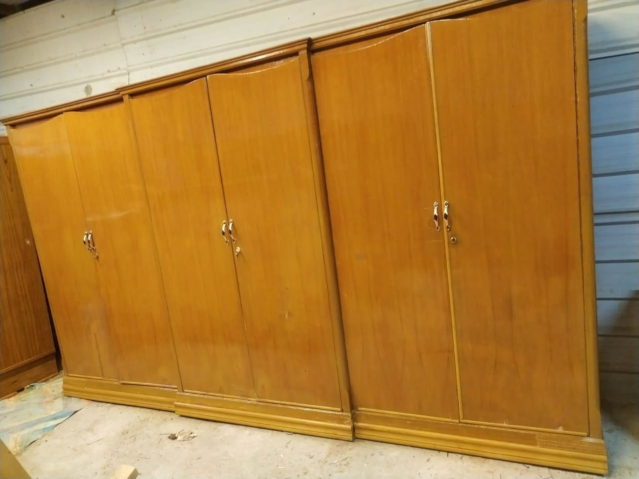 ابو6ب240 
ابو4ب200 
ابو3ب175
ابو2ب130 كلهن نضيفات مصبوغات جديد ويدات وقفاله وصبغ جديد


**إذا كنت صاحب هذا الإعلان وتريد حذفه لأي سبب، رجاءا أرسل رسالة إلى الدعم الفني**